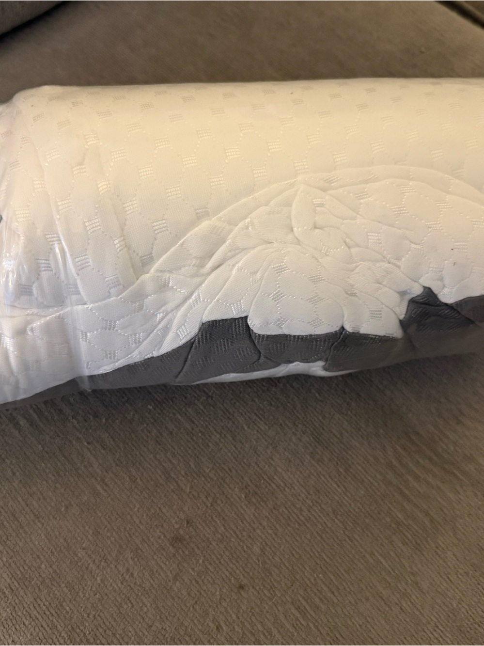 Ergonomic Memory Foam Contour Pillow with Washable Mesh-Look